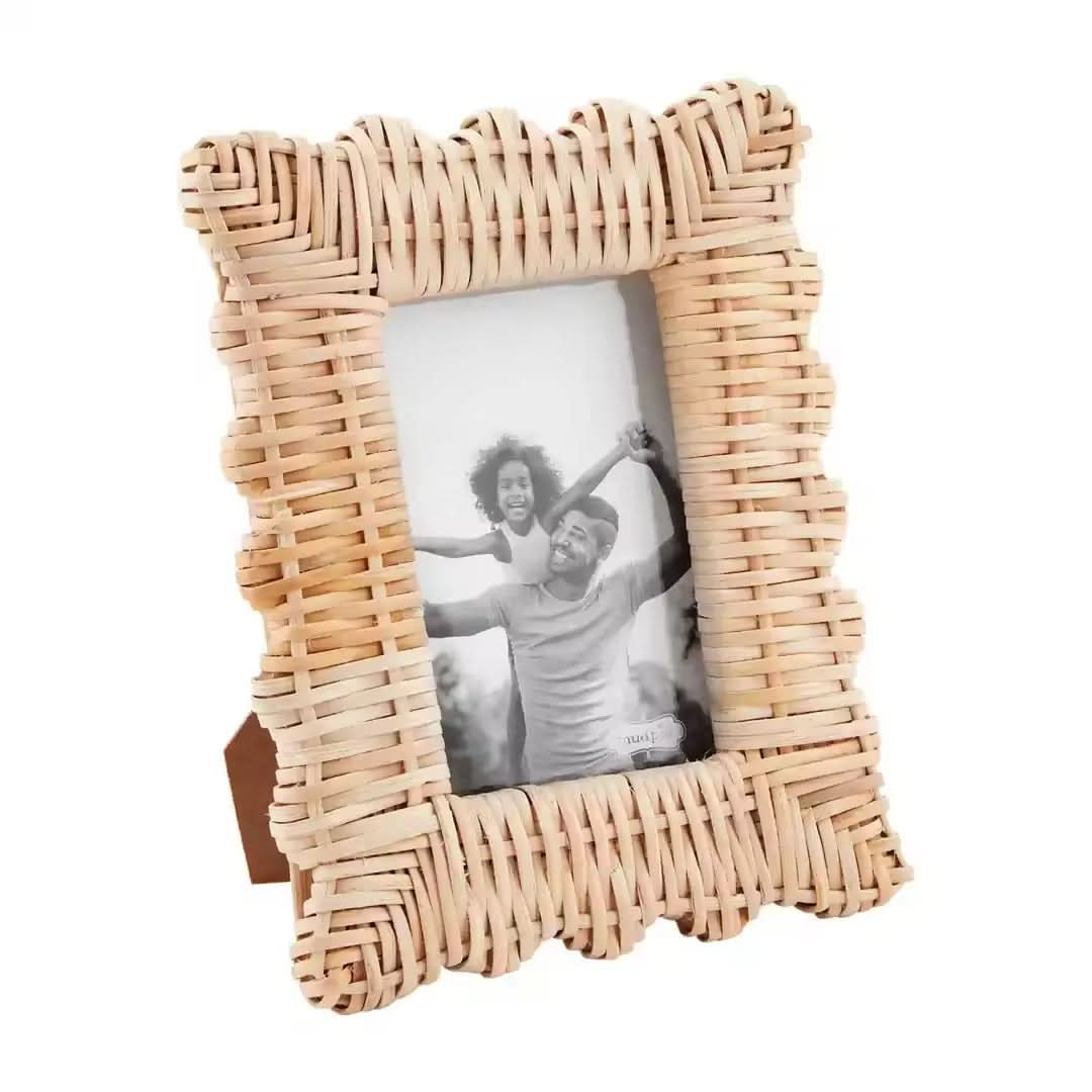 Set of 2 Scalloped Rattan Picture Frames