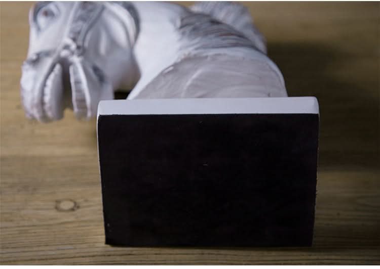 Hot selling ornaments customized table decor resin craft horse head statue