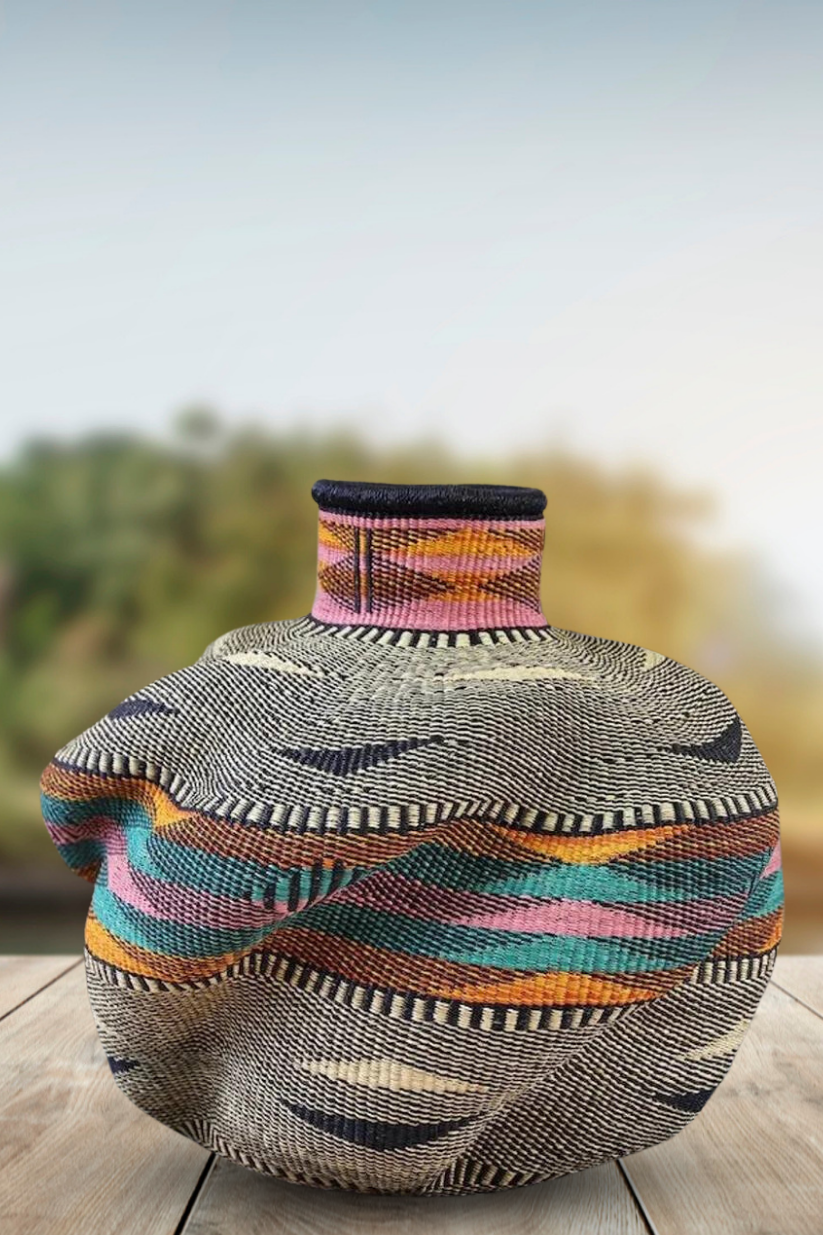 Grand panier torsadé Tribal Ghana à rayures noires