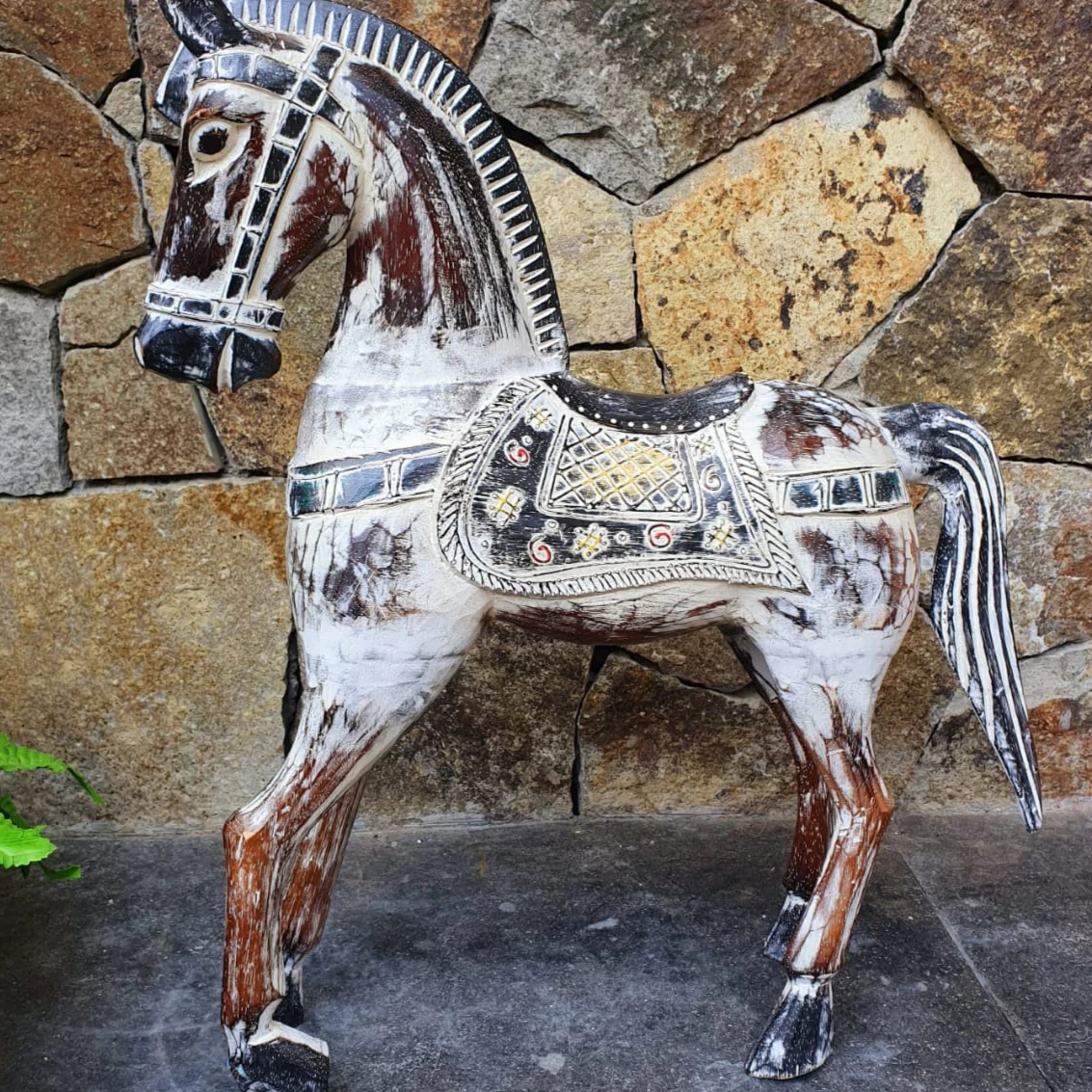 Grande statue de cheval antique sculptée à la main