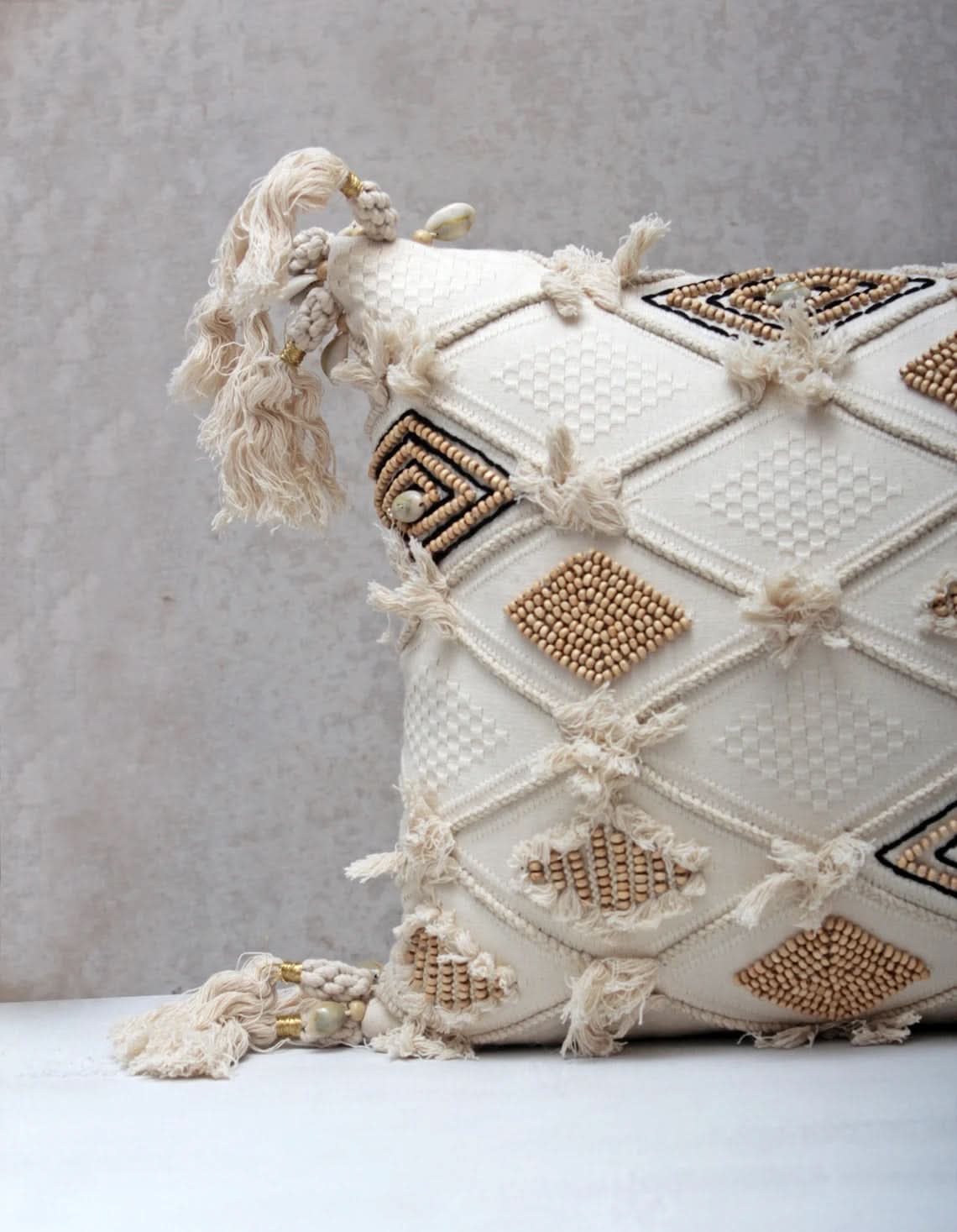 Oreiller lombaire ivoire bohème Argyle brodé à la main