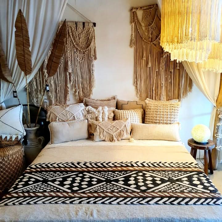 Chemin de lit ethnique tribal avec pompons