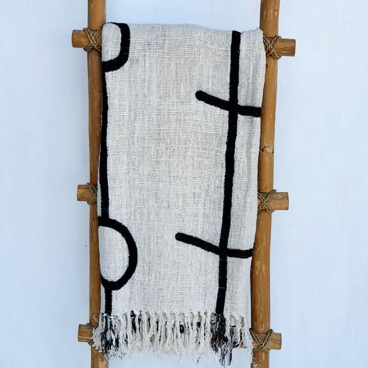 Jeté Tribal Arrow en noir et ivoire