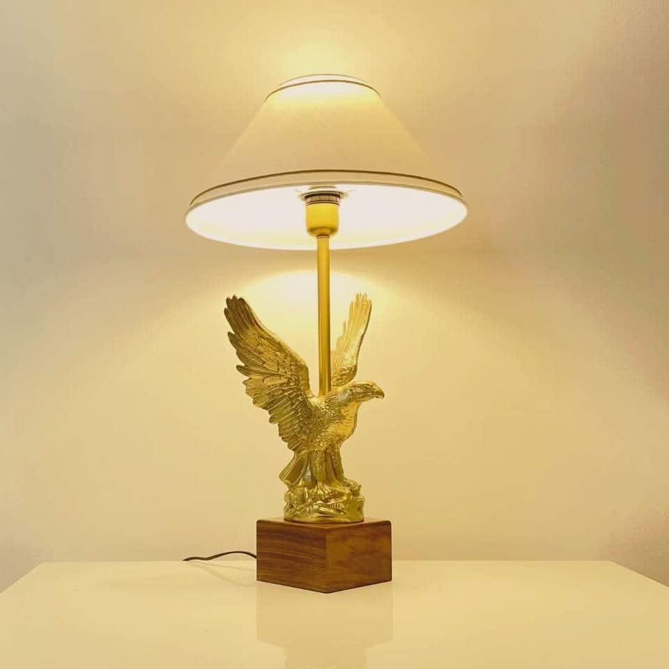 Eagle Table Lamp