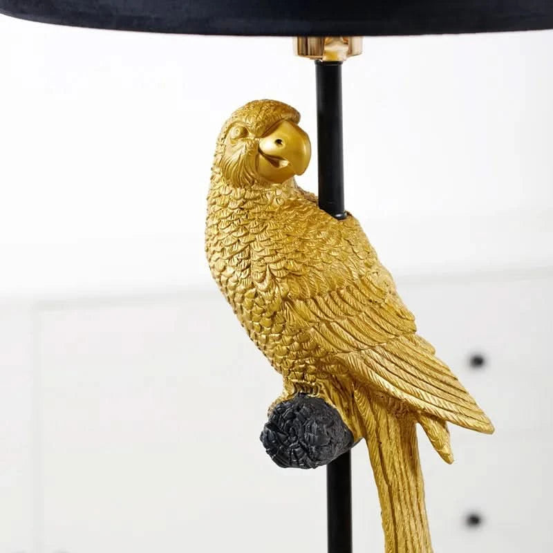 Exquisite Golden Parrot table Lamp