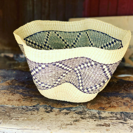 Large Wavy Ghana Basket in Natural and Black
