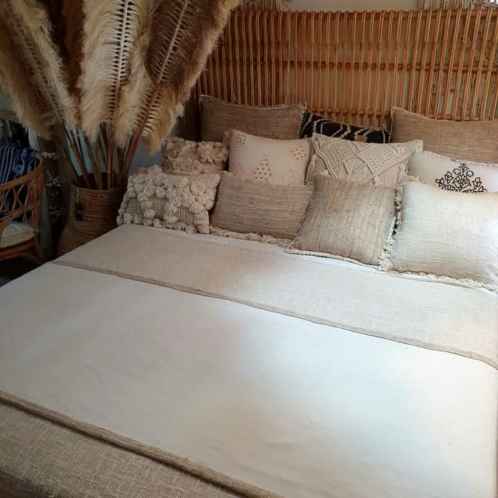 White Bed Runner with Natural Edge