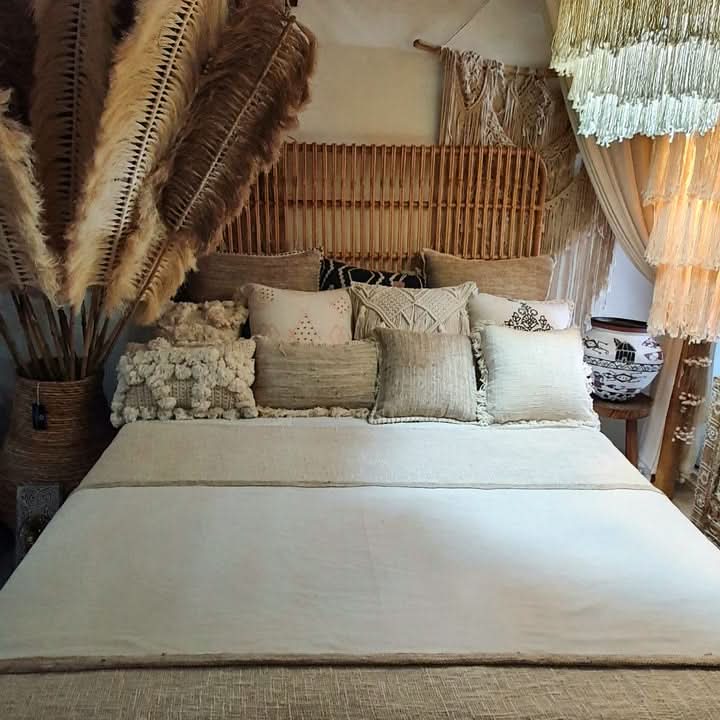 White Bed Runner with Natural Edge
