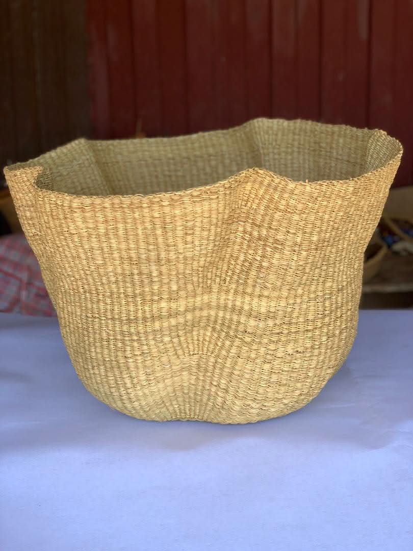 Large Wavy Ghana Basket in Natural